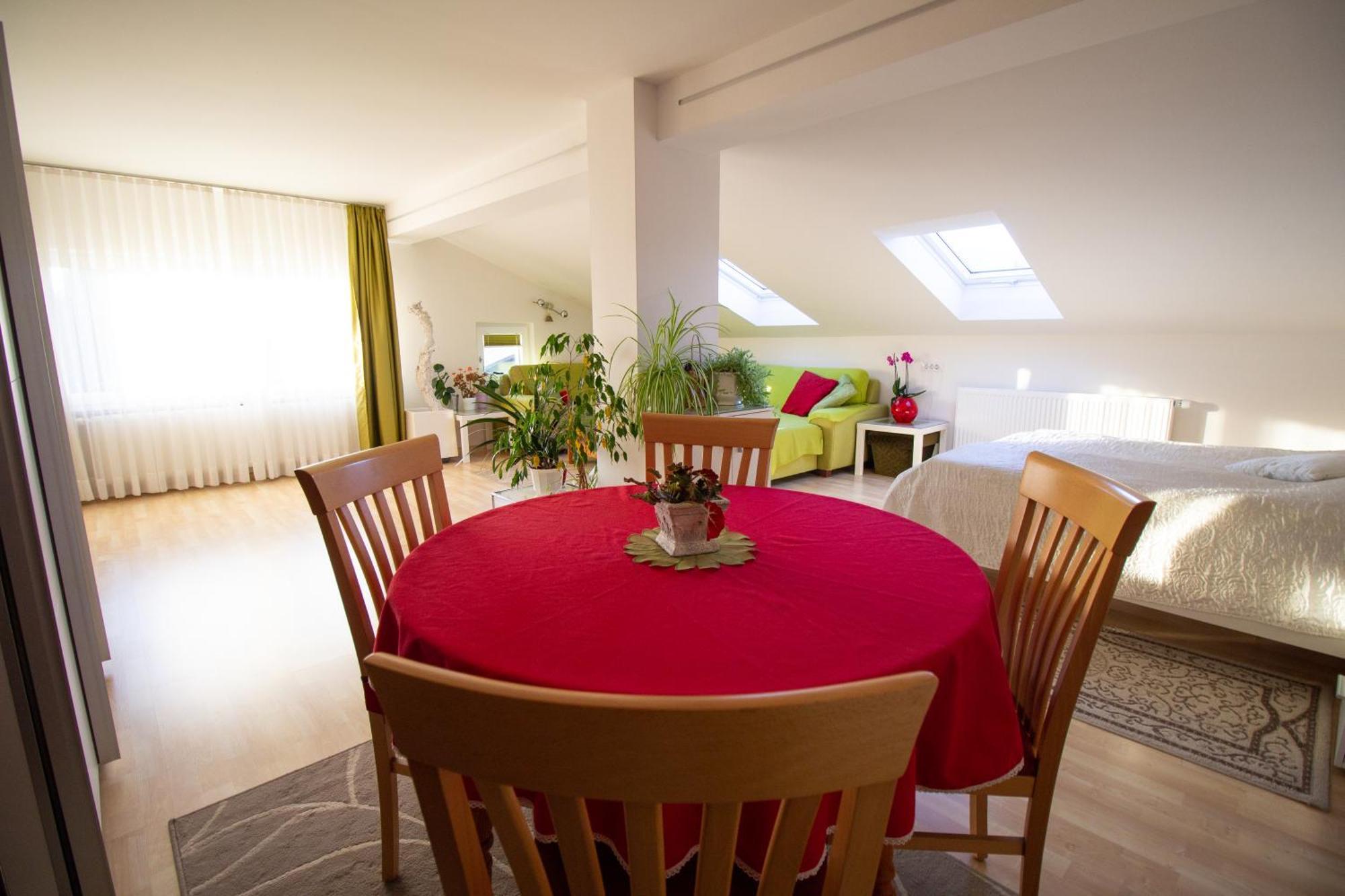 Garden Apartments Jansa Radovljica Bilik gambar